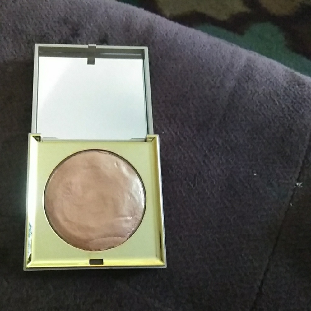 Stila Heaven's Hue Highlighter